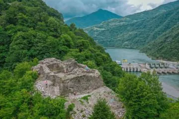 გვარას ციხე